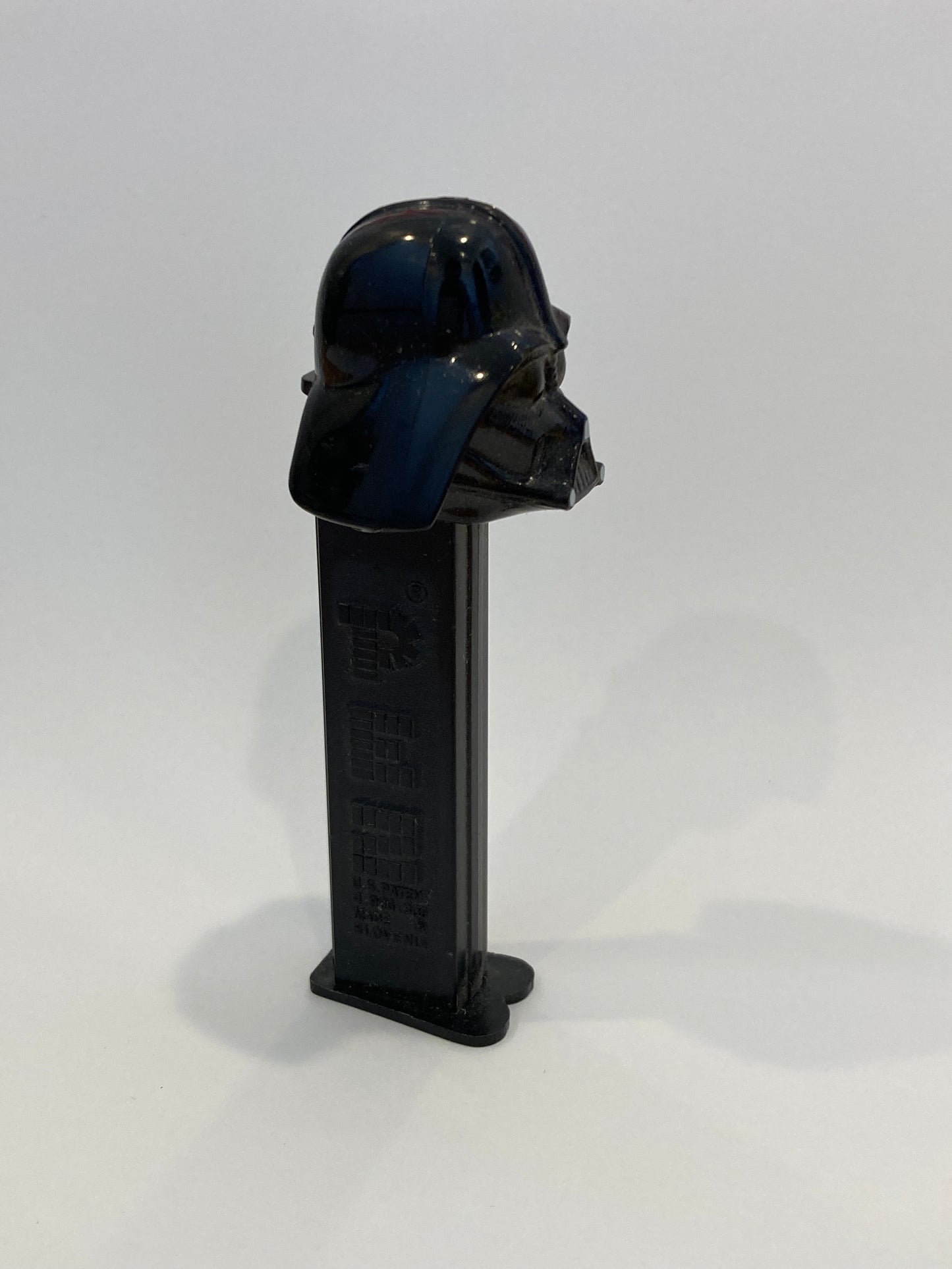 Vintage 1997 Star Wars Darth Vader PEZ Dispenser.