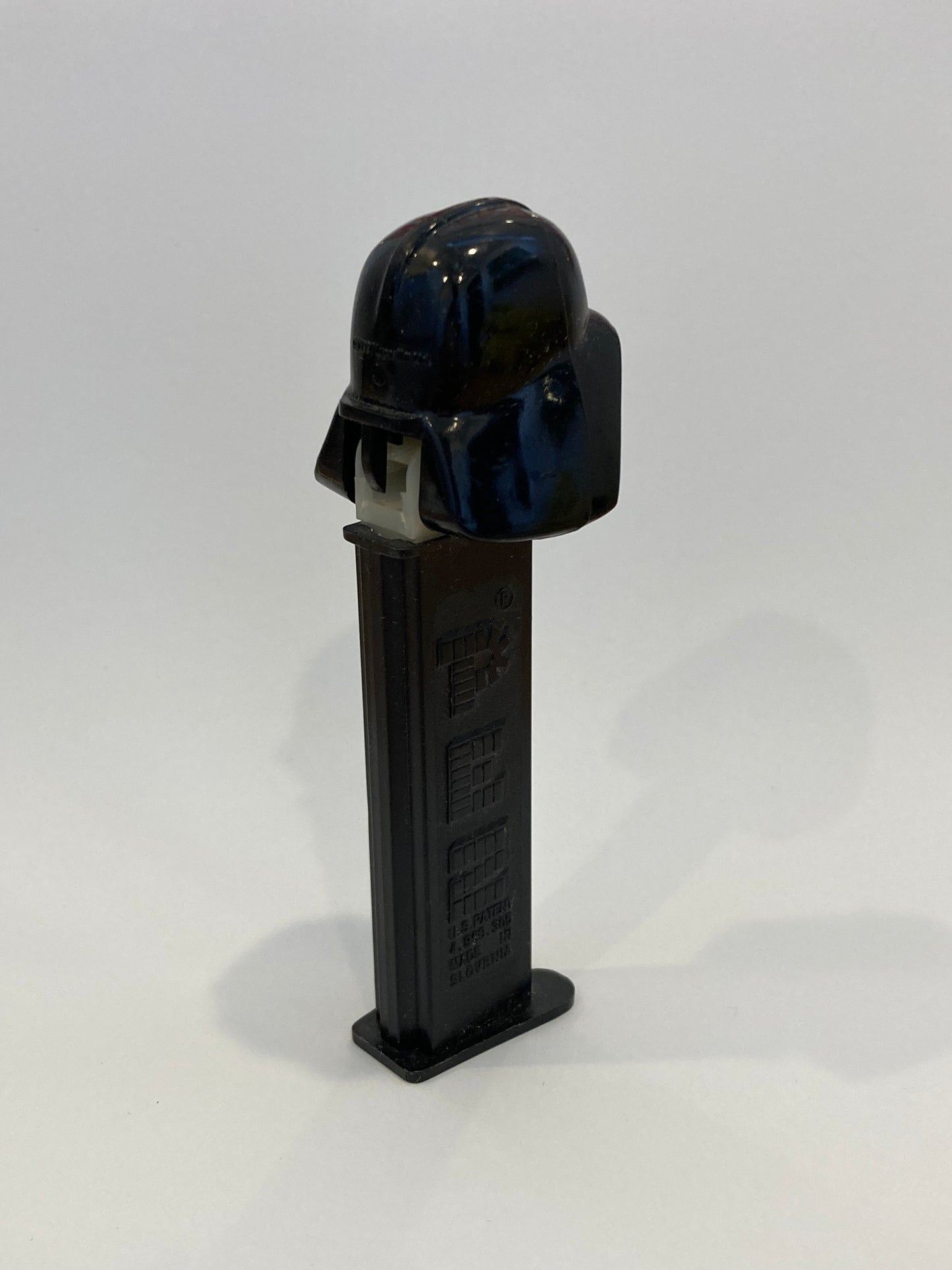 Vintage 1997 Star Wars Darth Vader PEZ Dispenser.