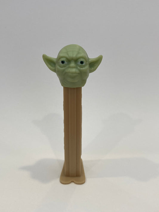 Vintage 1997 Star Wars Yoda PEZ Dispenser.