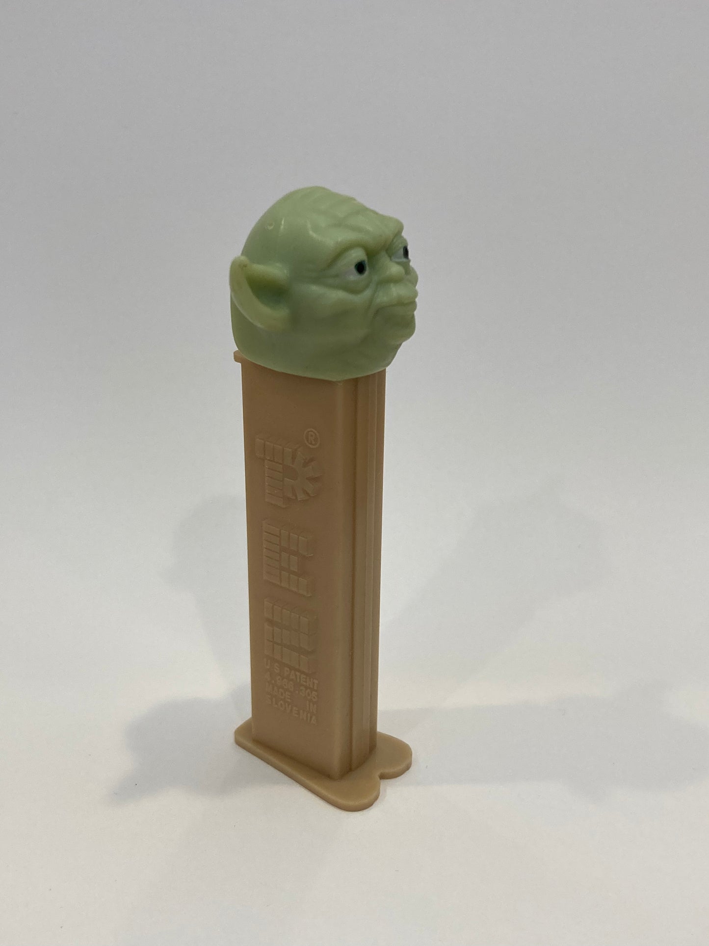 Vintage 1997 Star Wars Yoda PEZ Dispenser.